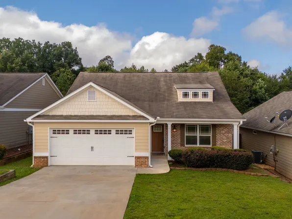 166 Sugar Creek Dr, Cornelia, GA 30531