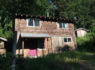 875 Oeschger Ln, Ferndale, CA 95536