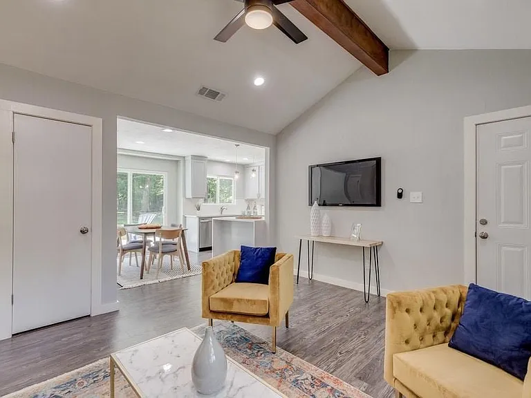 1512 Luray Dr — Photo 7