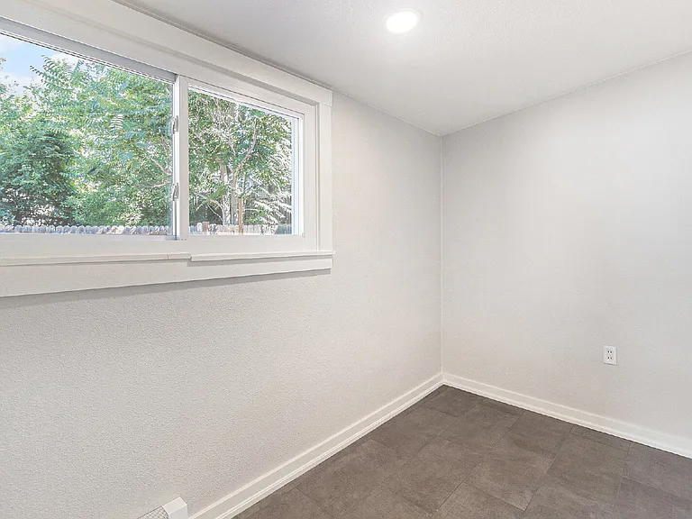 405 Pearl St — Photo 14