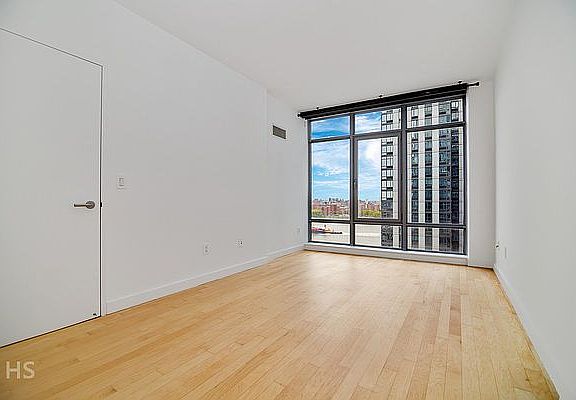 4th image of 1 Northside Piers APT 17C
