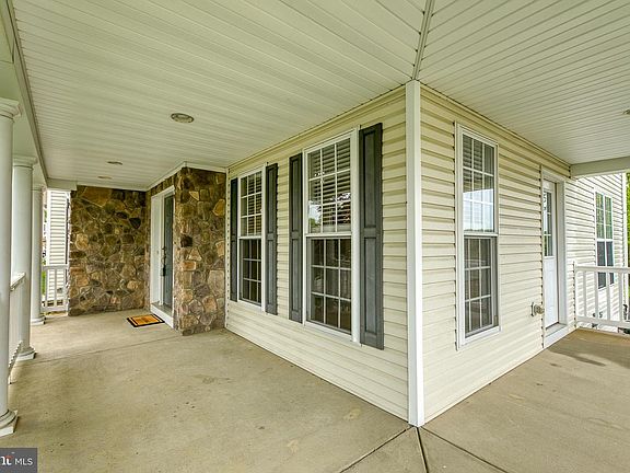 4th image of 11 Doswell Dr
