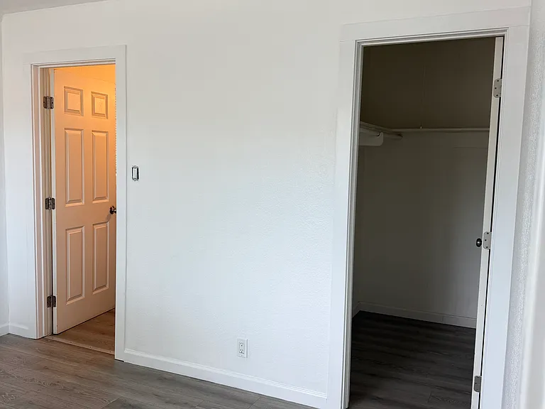 1019 Lochbrae Rd — Photo 5