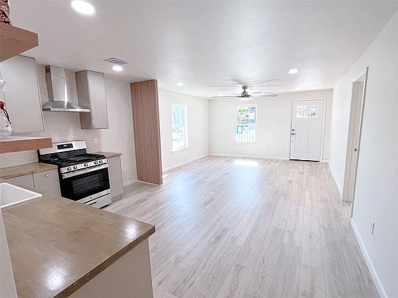 5th image of 2516 Avenue M