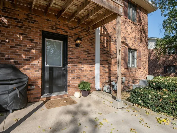 602 2nd St SE #2, Orange City, IA 51041