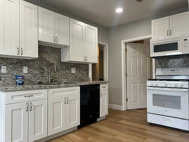 1st image of 8 Versailles St #2E