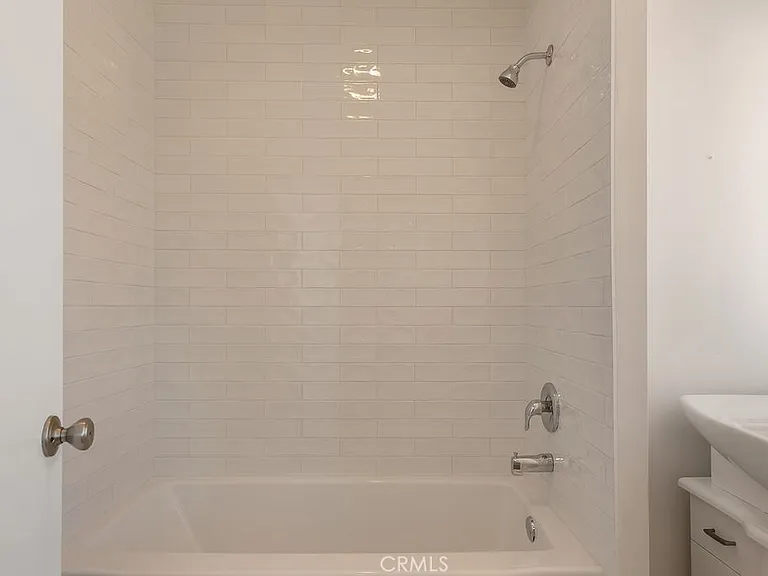 1088 Buckingham Ln — Photo 22