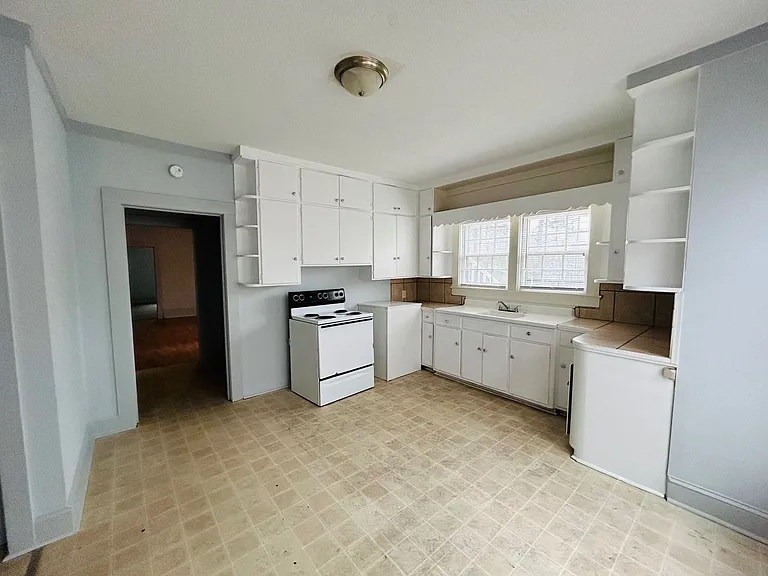 308 W Kivett St — Photo 48