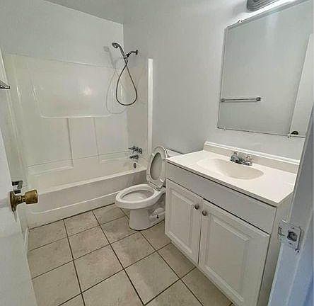 4th image of 4518 Greenwood Dr