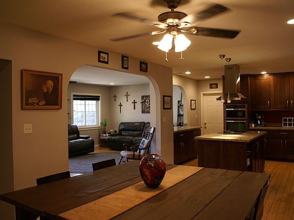 dining looking to living rm