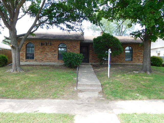 1st image of 2713 Cedar Elm Ln
