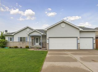 12422 Raven St NW, Coon Rapids, MN 55448