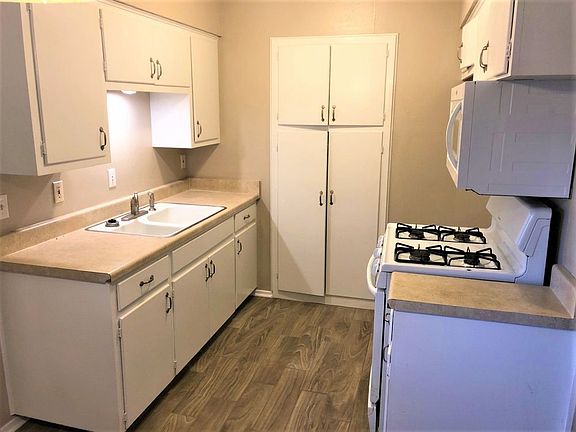 4th image of 8102B Exmoor Dr