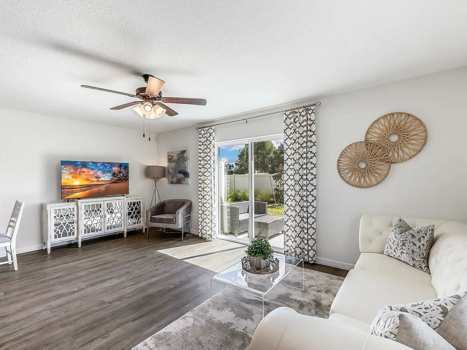 Laurel Lakes Townhomes — Photo 2