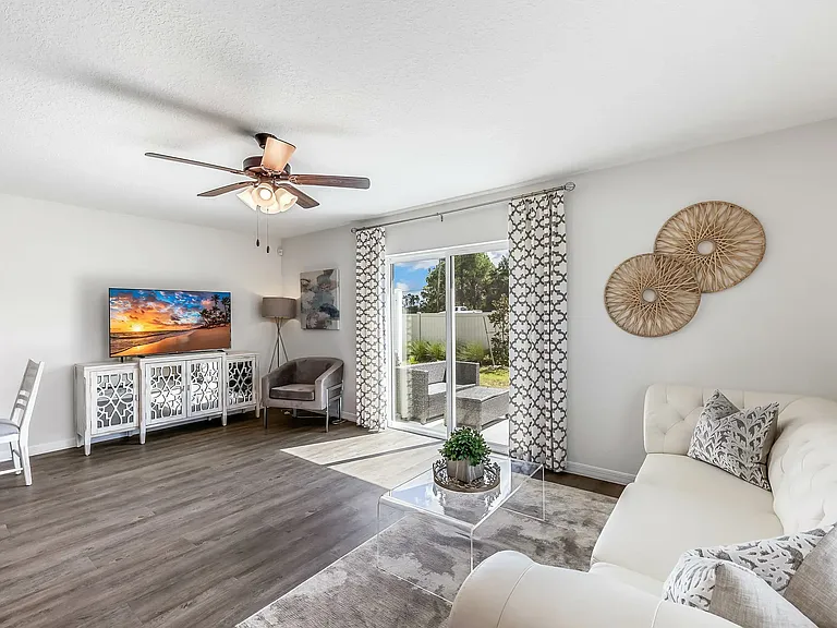 Laurel Lakes Townhomes — Photo 2