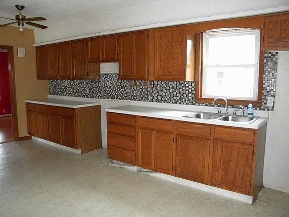 5th image of 3019 Avenue F
