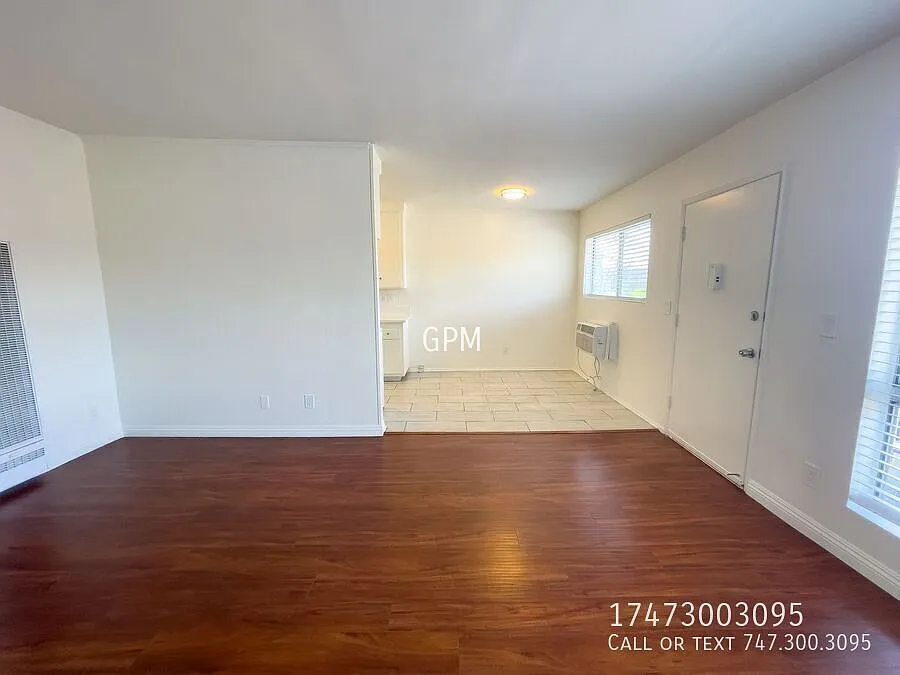 Building Photo - 3272 Atwater Ave #7