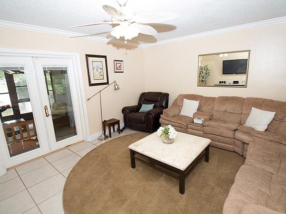 2nd image of 10020 Lake Oak Cir