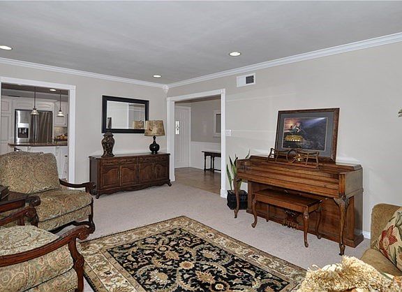 4th image of 17922 Theodora Dr