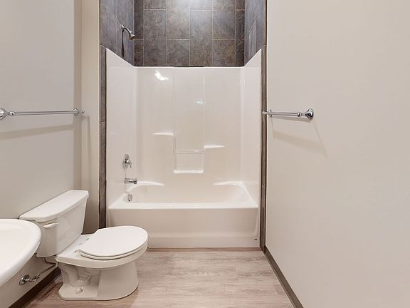 5th image of 2622 Essex St SE Unit 101