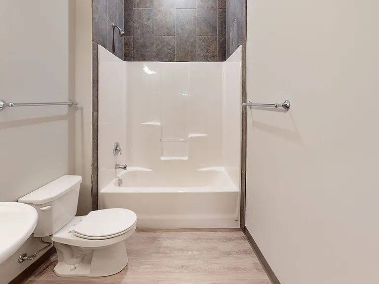 2622 Essex St SE — Photo 5