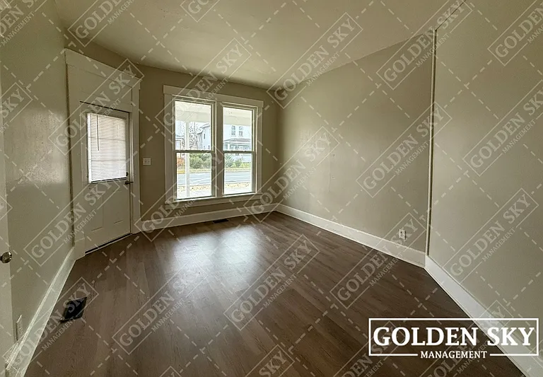 1224 E Main St #4 — Photo 2