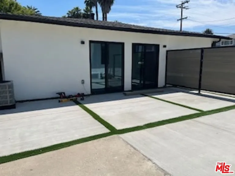 9946 Farragut Dr — Photo 2