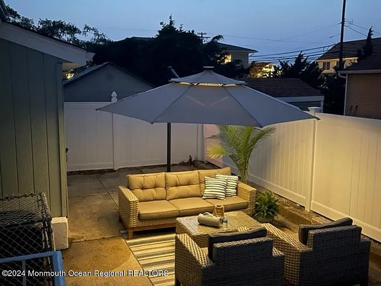 308 Harding Ave #WKLY SUMMER RENTAL — Photo 25