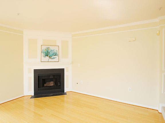 2nd image of 2102 Highcourt Ln APT 302