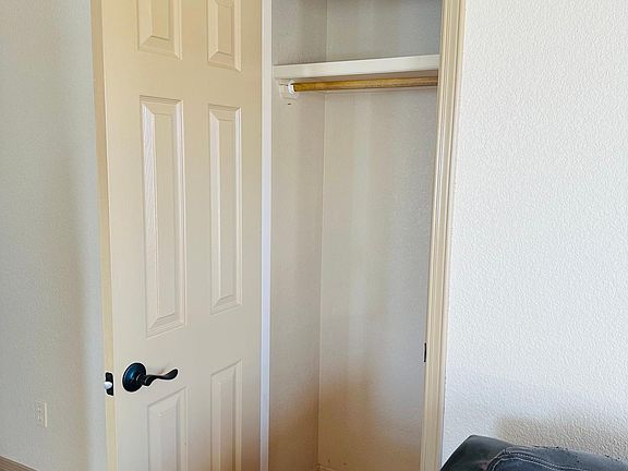 4th image of 1290 Mormon Dr