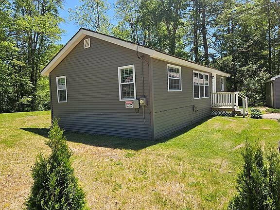 3rd image of 16 Gorham Dr