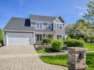 39W314 W Mallory Dr, Geneva, IL 60134