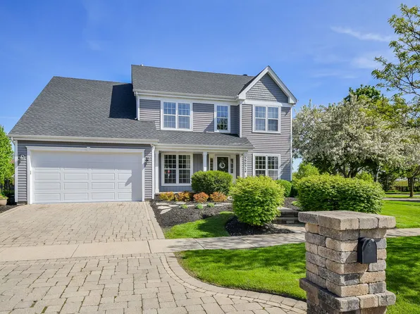 39W314 W Mallory Dr, Geneva, IL 60134