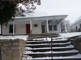 220 N 5th St, Neodesha, KS 66757