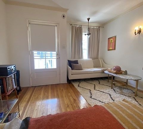 4th image of 4024 Los Feliz Blvd APT 9