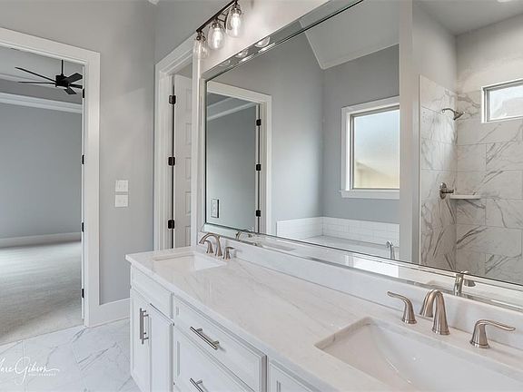 5th image of 463 Stacey Ln