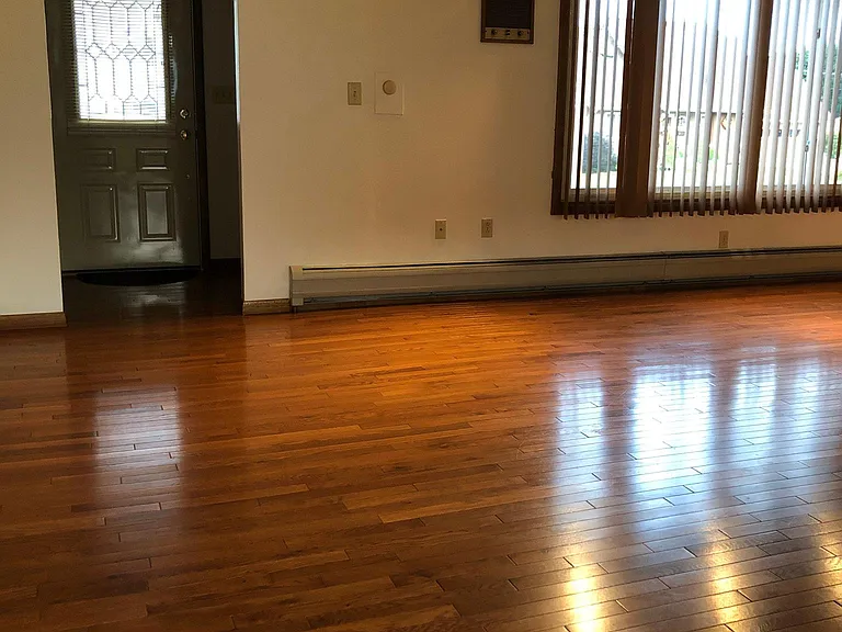 112 Perry St — Photo 6