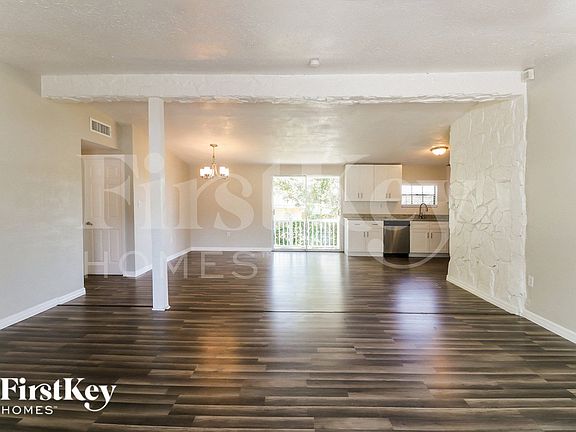 3rd image of 1003 W 14th St