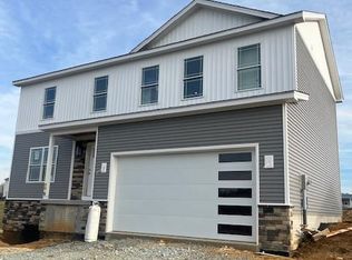 12192 Redhawk Dr, Waynesboro, PA 17268