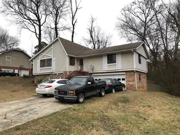 1111 3rd Ln, Pleasant Grove, AL 35127