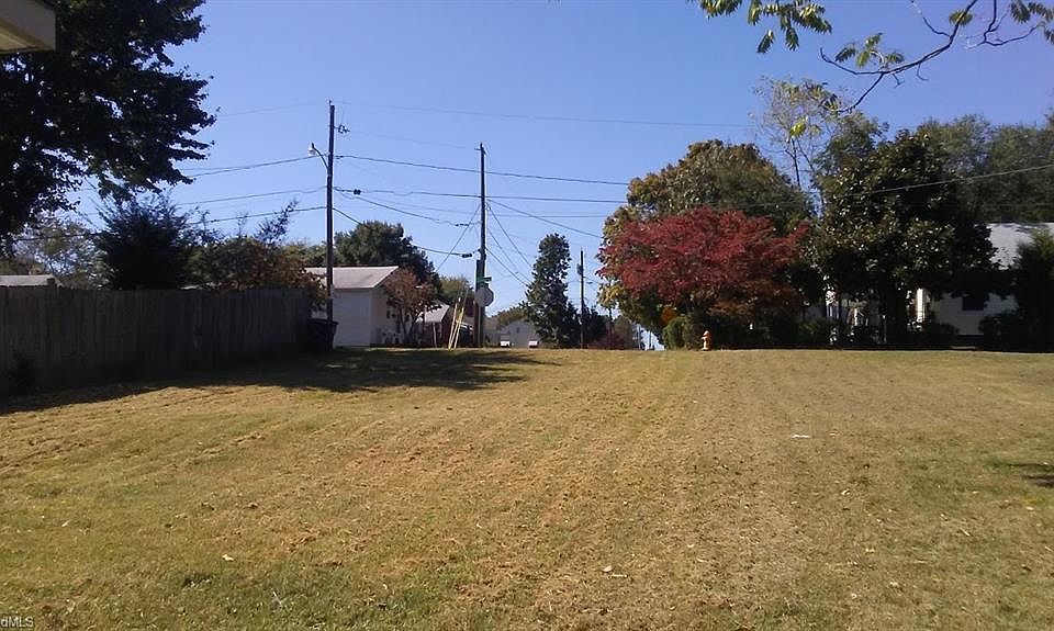 2nd image of 1730 Grant Ave