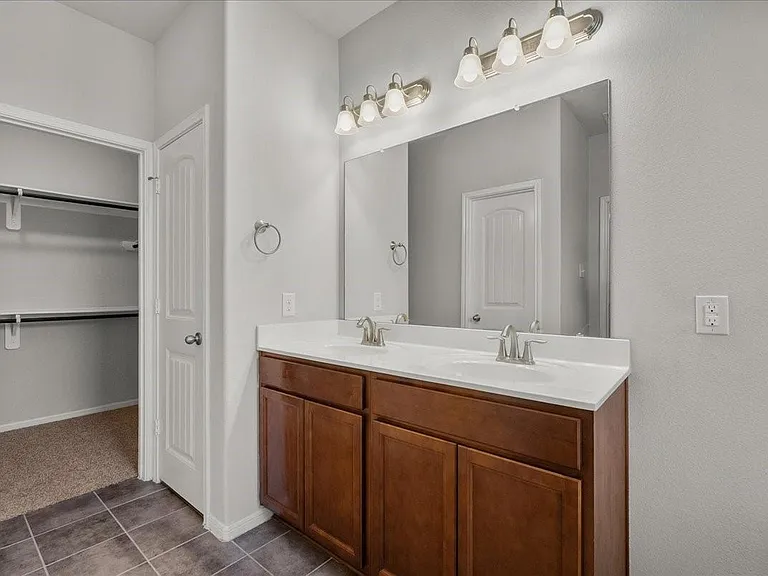 4114 W Bayou Maison Cir — Photo 15