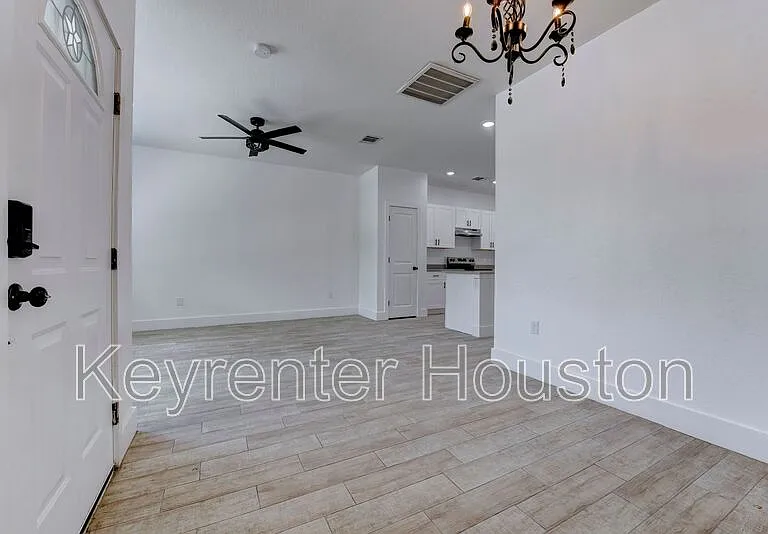 5121 Southwind St — Photo 5