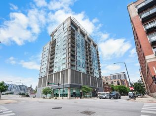 700 W Van Buren St APT 1409, Chicago, IL 60607