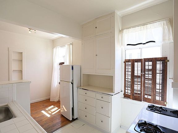 5th image of 3101 Divisadero St