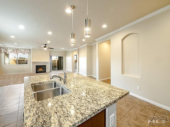 2nd image of 530 Papaya Dr