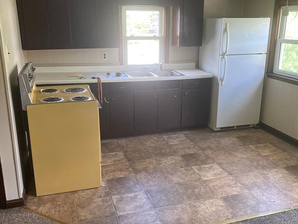 1st image of 87 Mack Ave #1/2