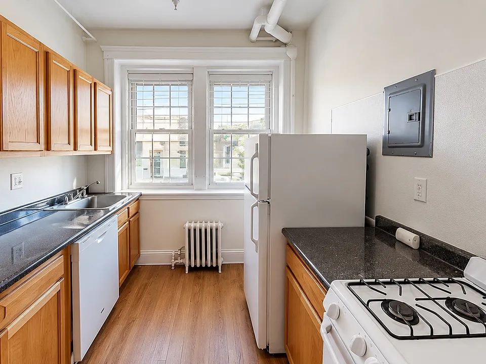 103 Washington St #12