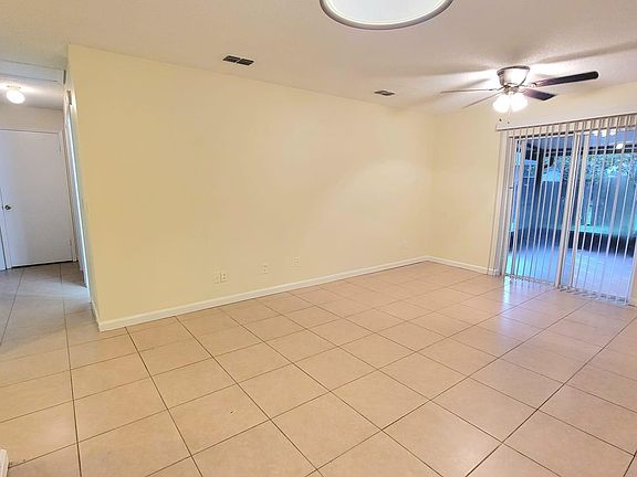 4th image of 6956 Longmeade Ln