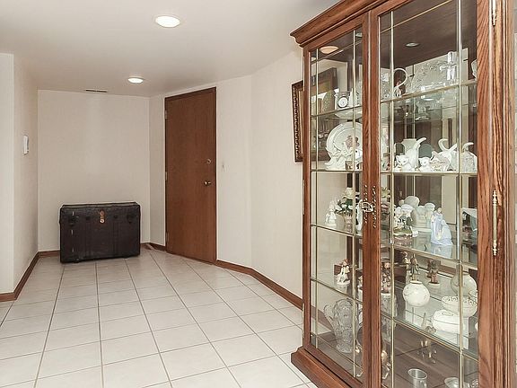 3rd image of 1454 Ashland Ave APT 504